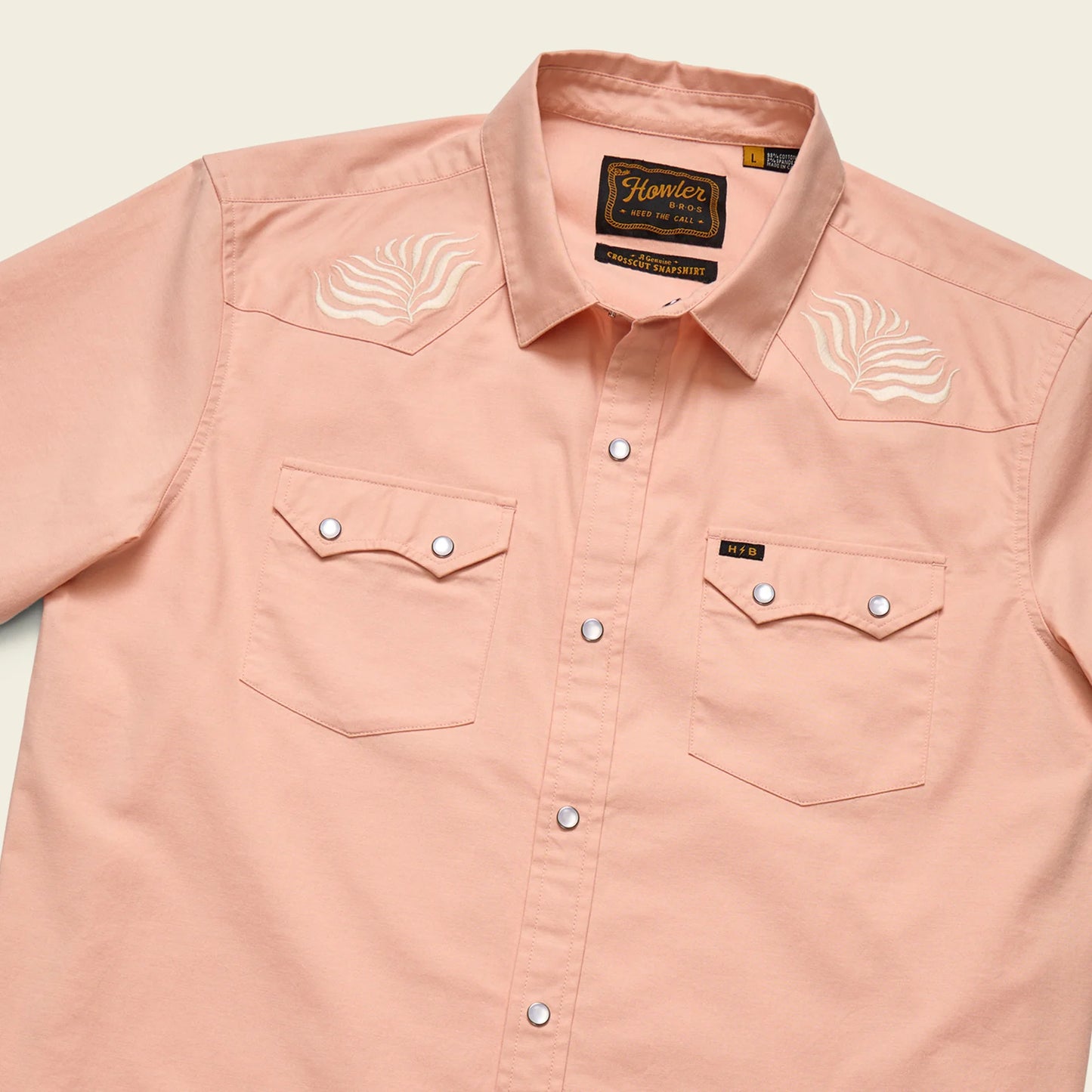 Crosscut Deluxe Snapshirt : Seagrass : Coral Oxford | Howler Bros