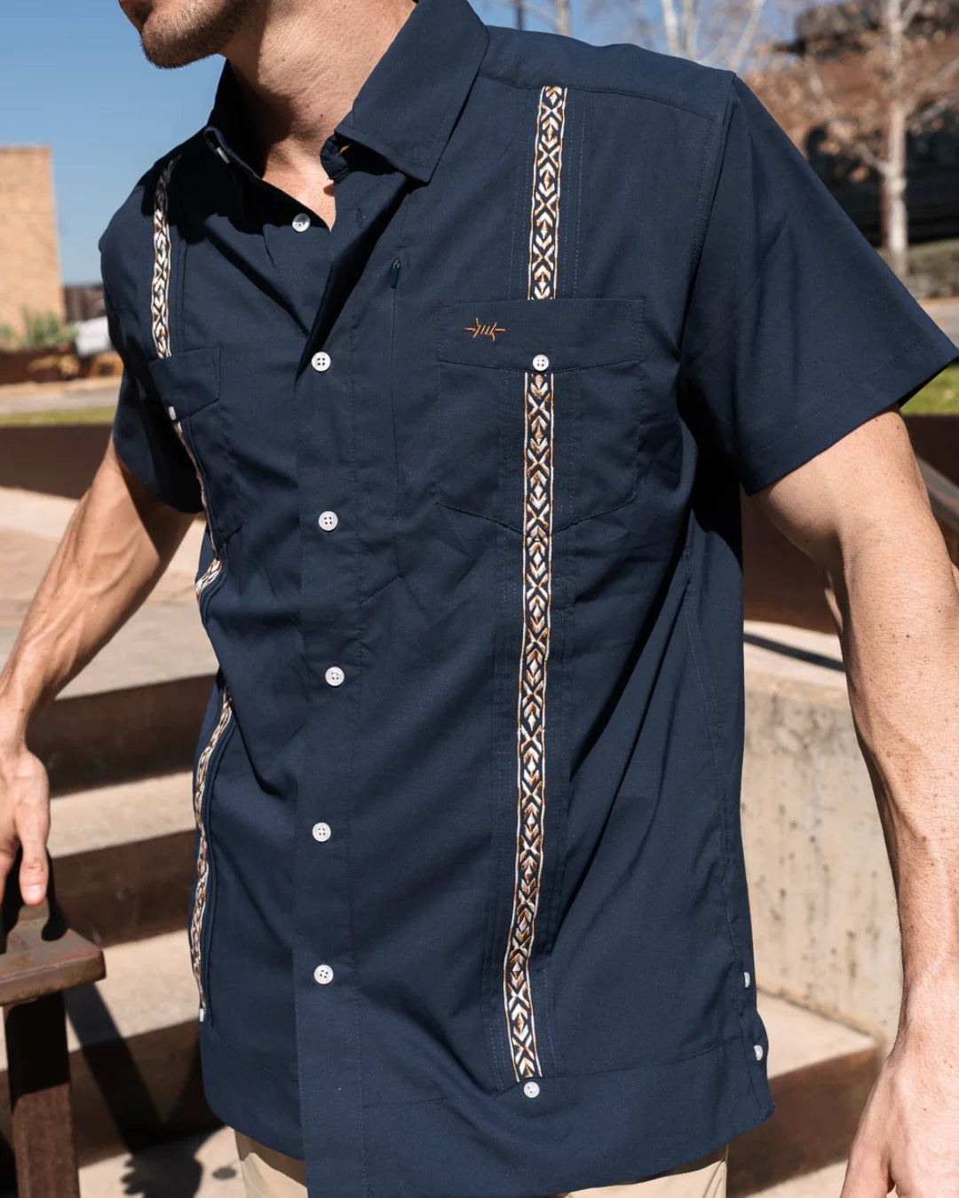Guayabera Libre in Marino Cuero