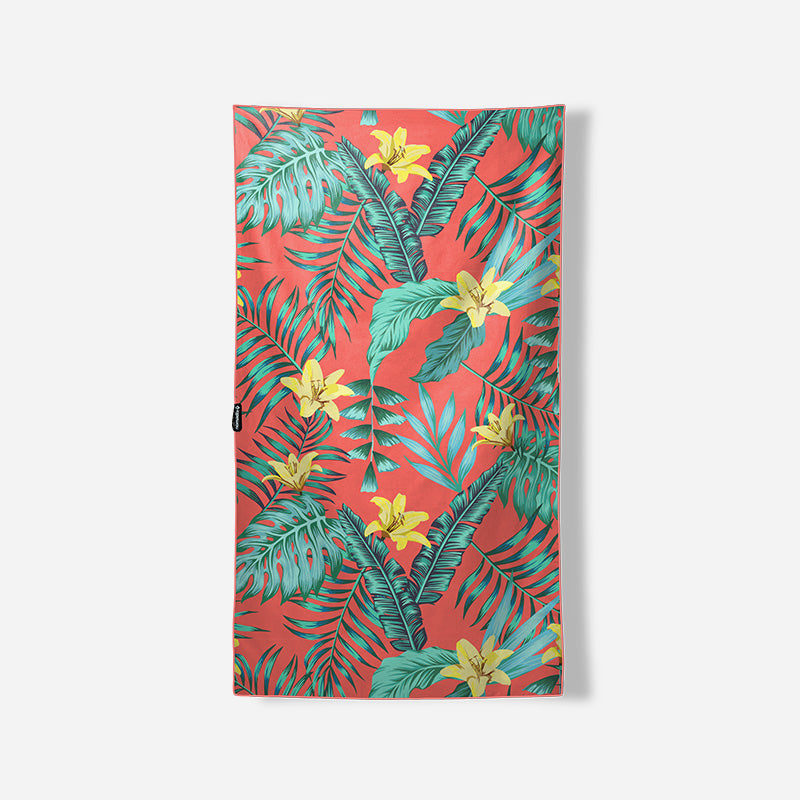 Ultralight Towel in Palm Coral | Nomades