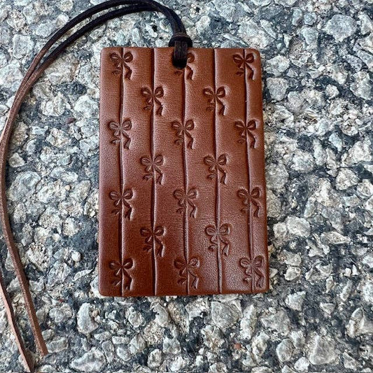 Callahan Leather Co. - Rectangle Bow Air Flair