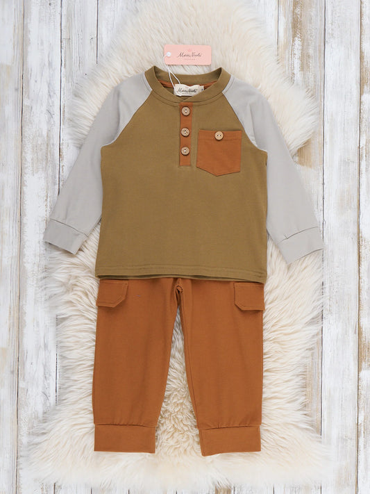 Autumn Explorer Pocket Outfit