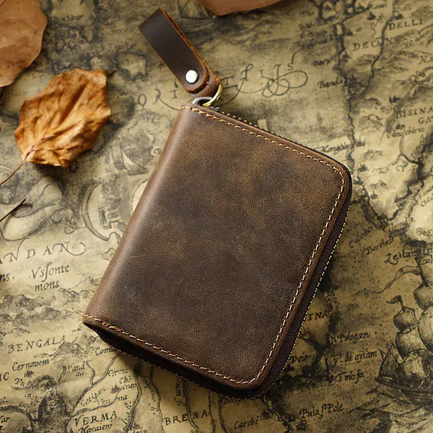 Credit Card Holder in Brown | Leather Goods