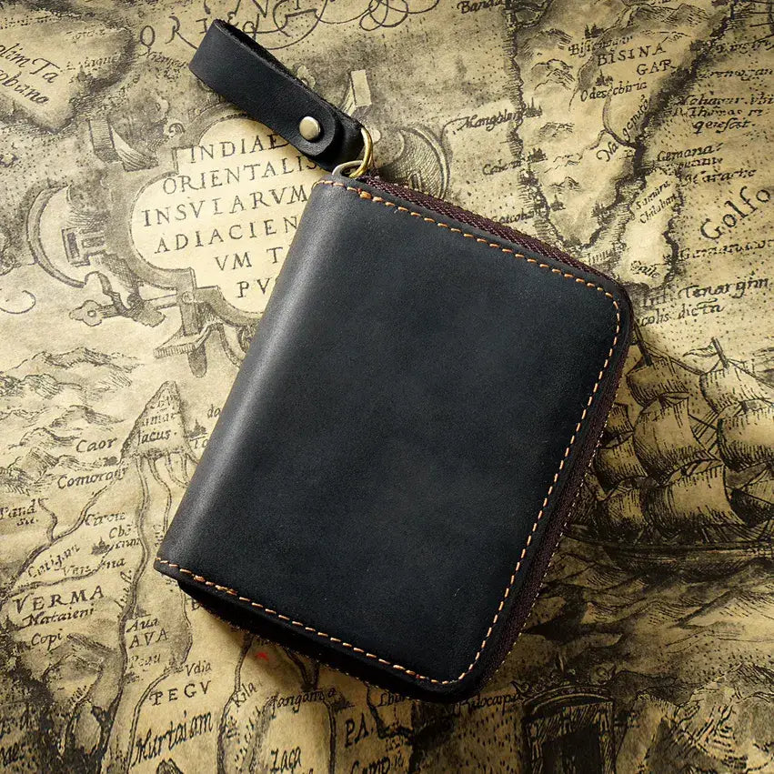 Credit Card Holder in Brown | Leather Goods